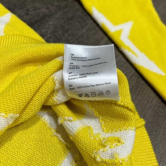 Perfect Moment yellow extra fine merino wool star turtlneck sweater - Picture 5 of 6